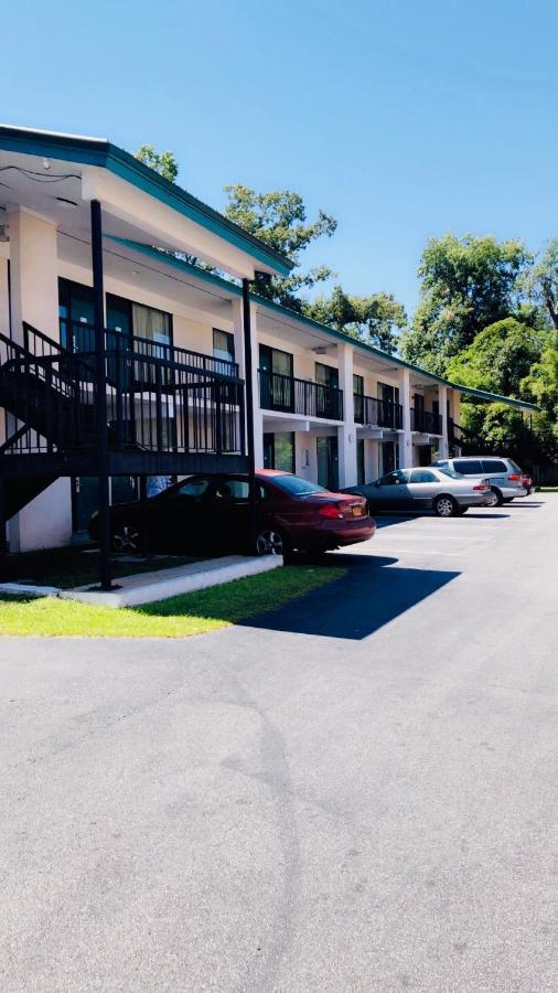 Relax Inn Savannah Exterior photo